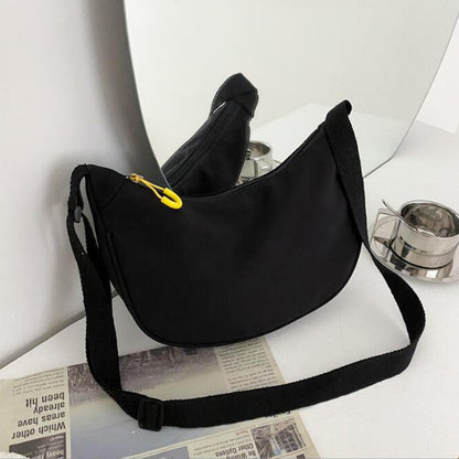 Dollcini Geantă de umăr semilună pentru femei – Material impermeabil, pentru uz zilnic