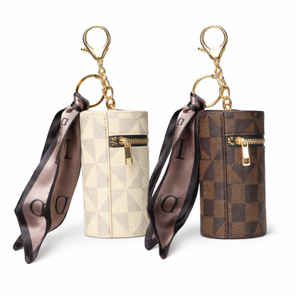 Dollcini, charm pentru geantă în carouri – accesoriu din PVC în stil retro